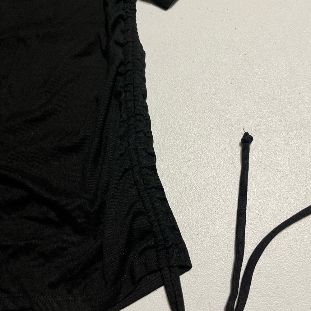 Black Ruched Cropped tee - Picture 5 of 5